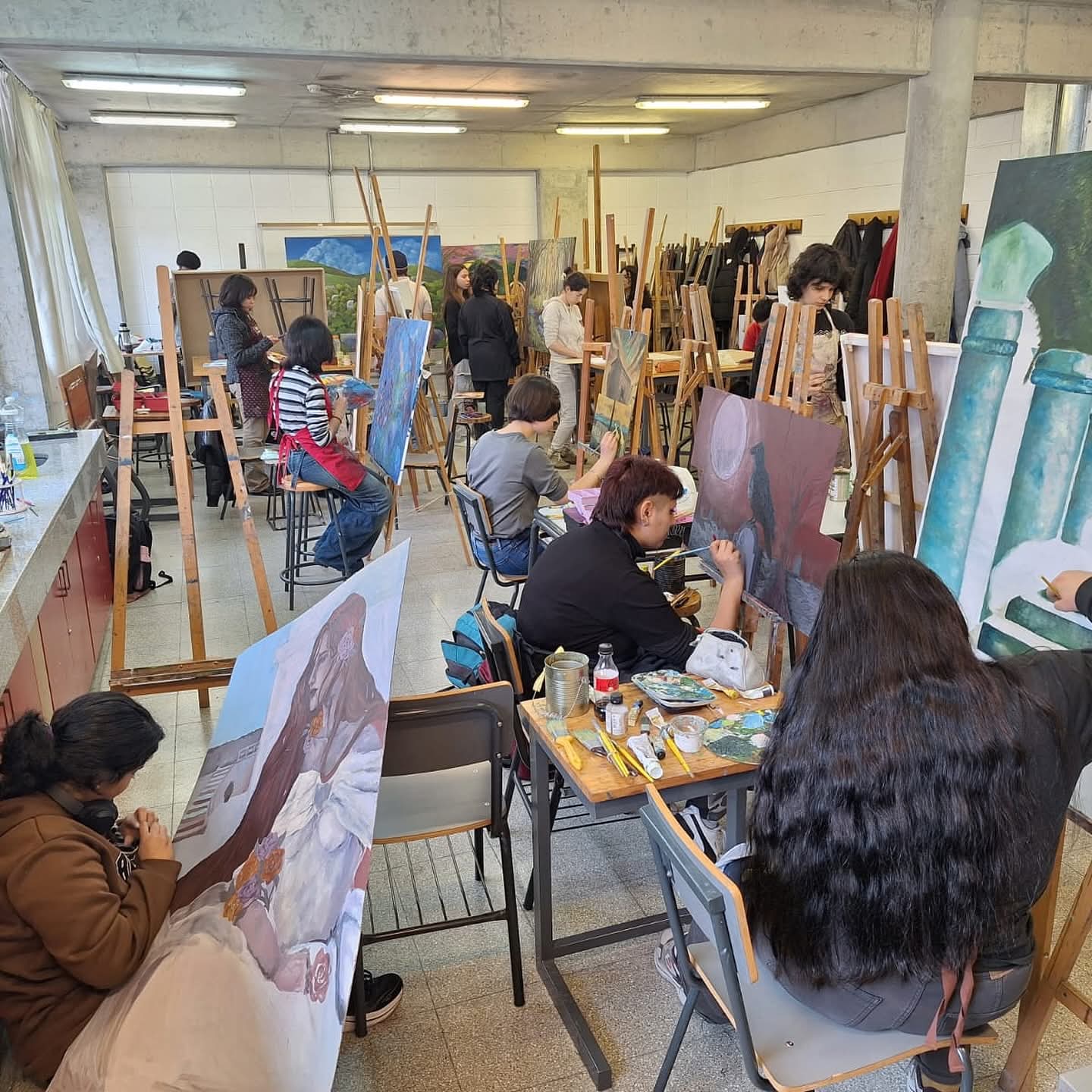 En este momento estás viendo ¡Últimos días! Exposición FIGARI – Primer Año de Bachillerato en Pintura Artística