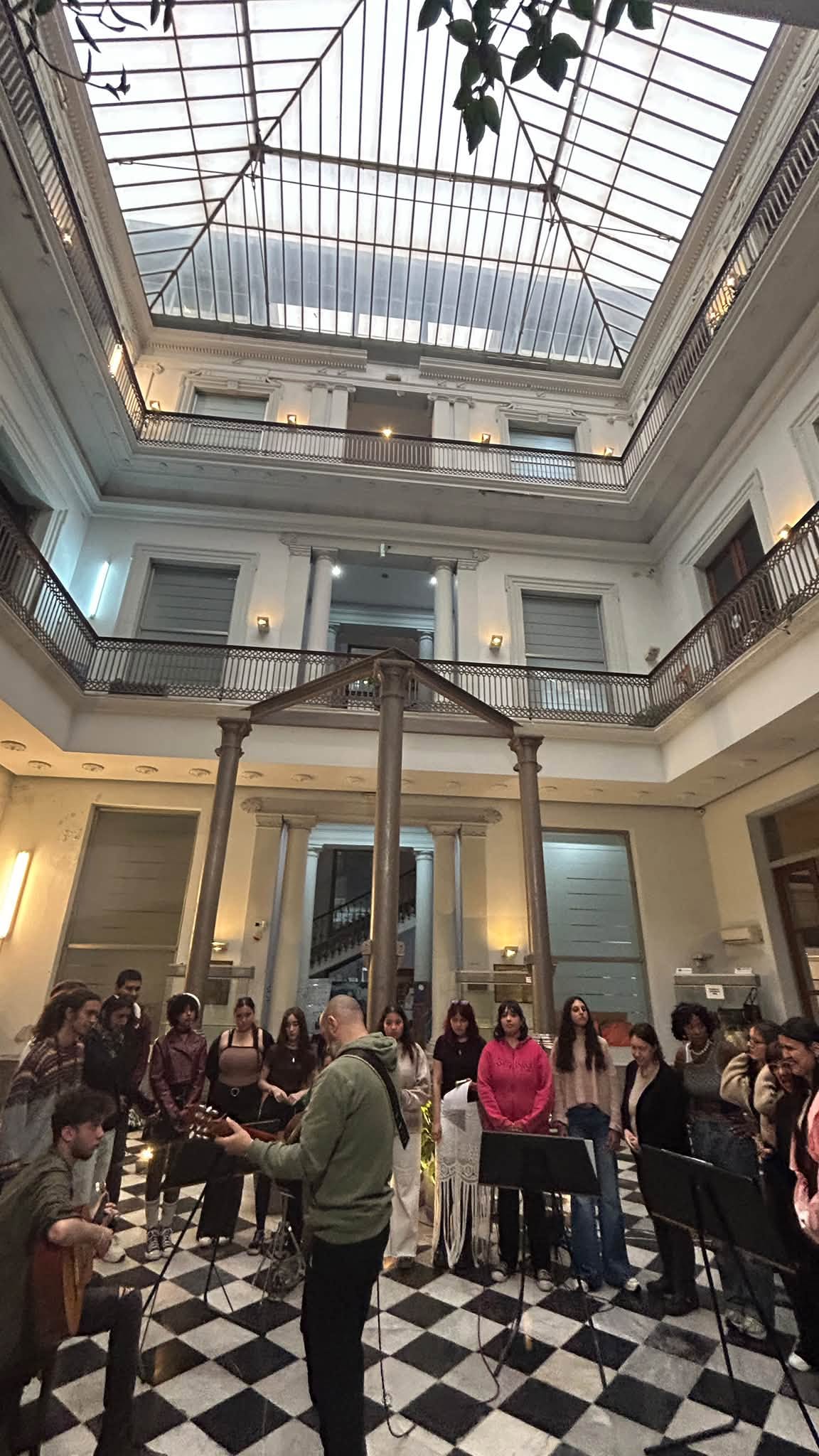 Café Literario - Escuela Figari