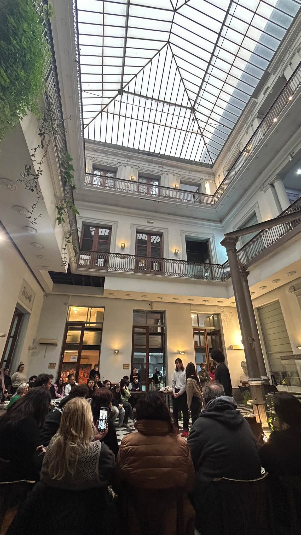 Café Literario - Escuela Figari