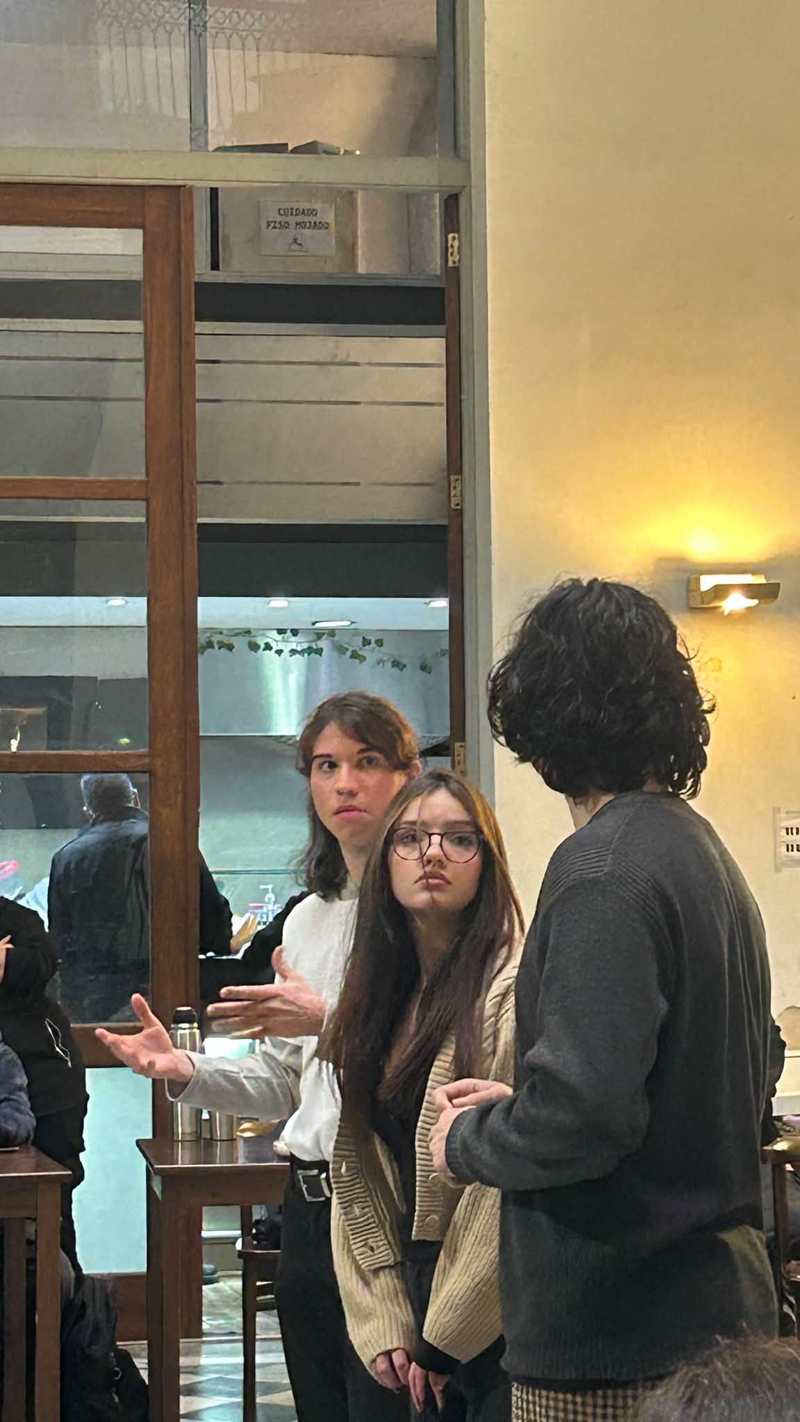Café Literario - Escuela Figari