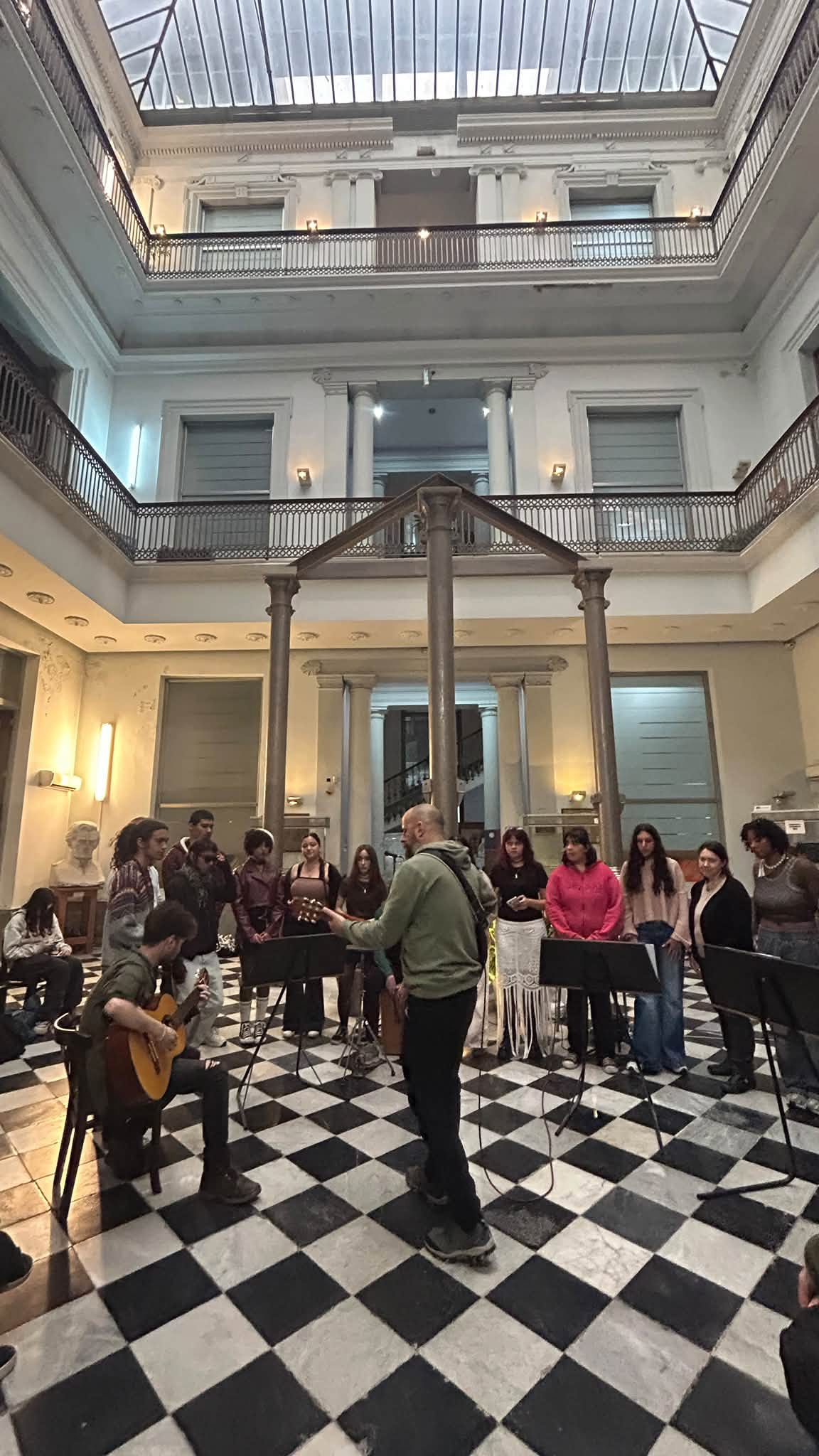 Café Literario - Escuela Figari
