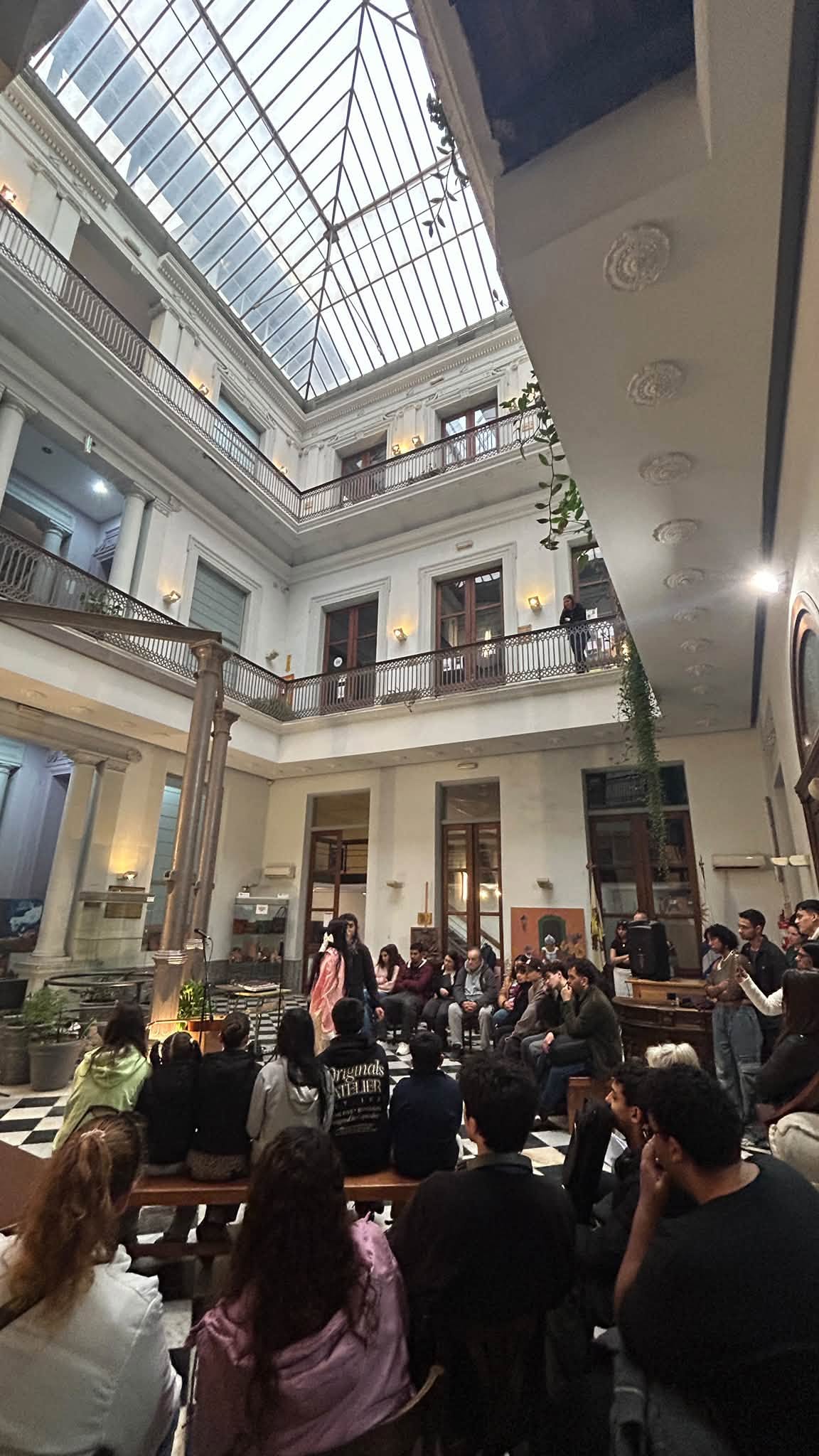 Café Literario - Escuela Figari
