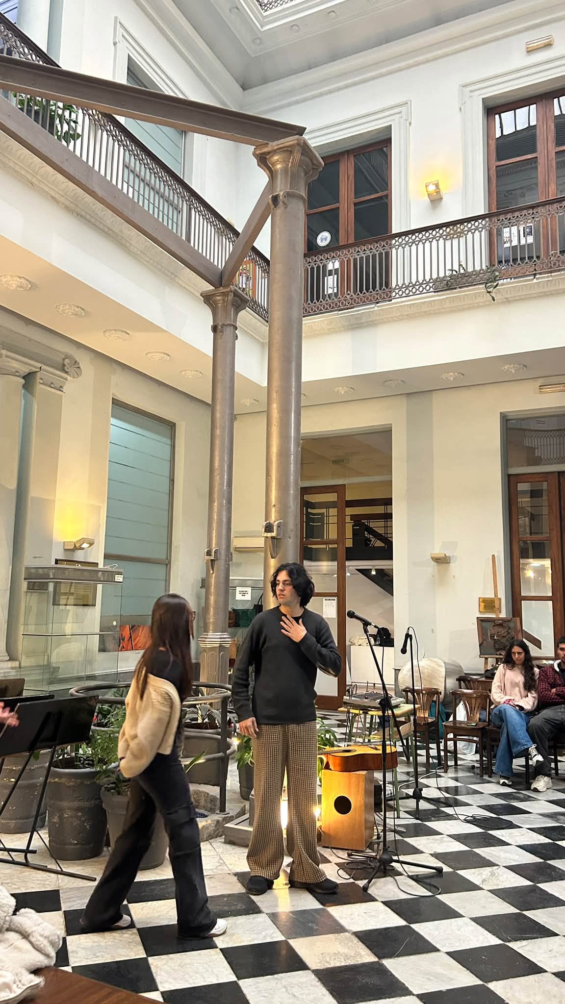 Café Literario - Escuela Figari