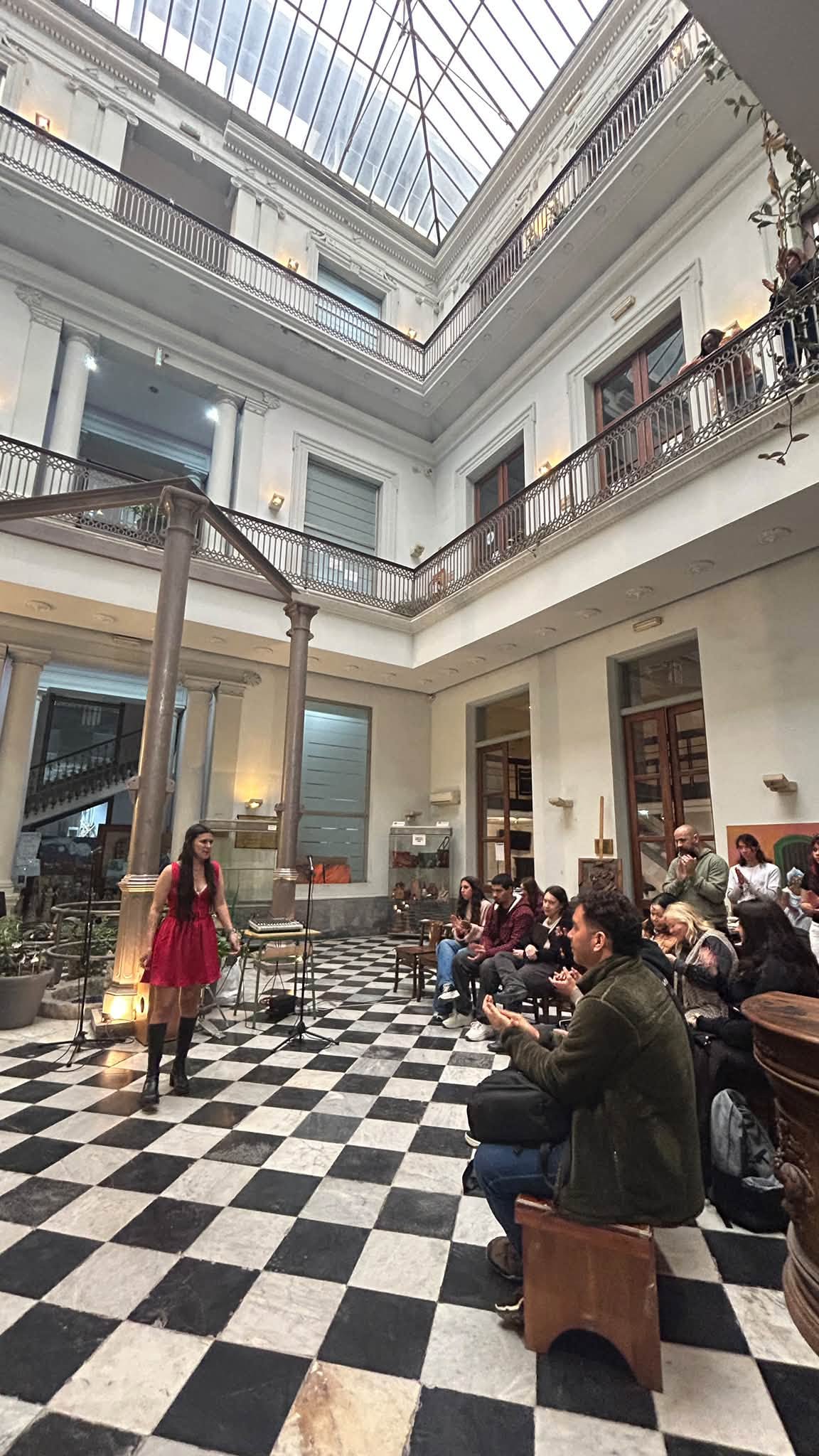 Café Literario - Escuela Figari