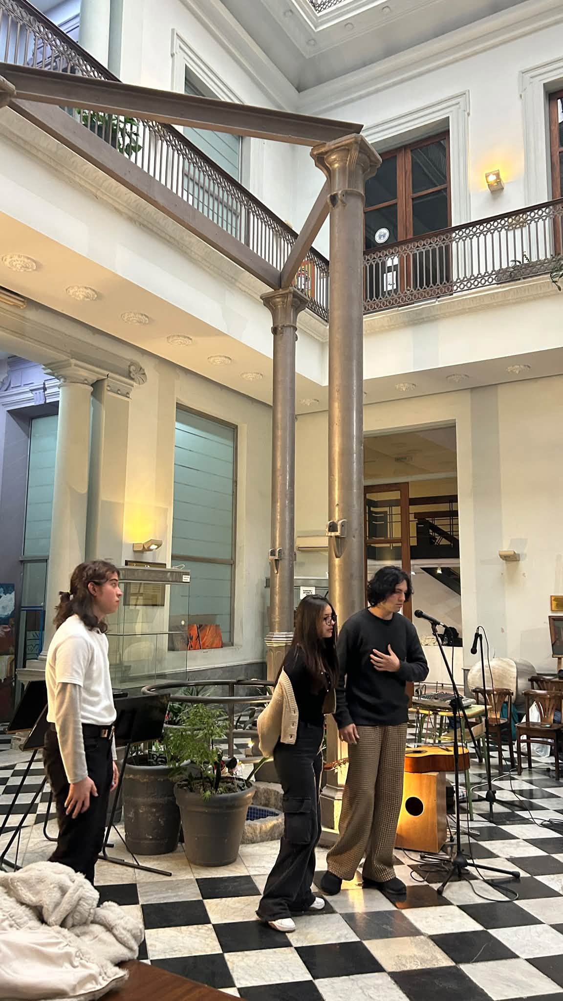 Café Literario - Escuela Figari