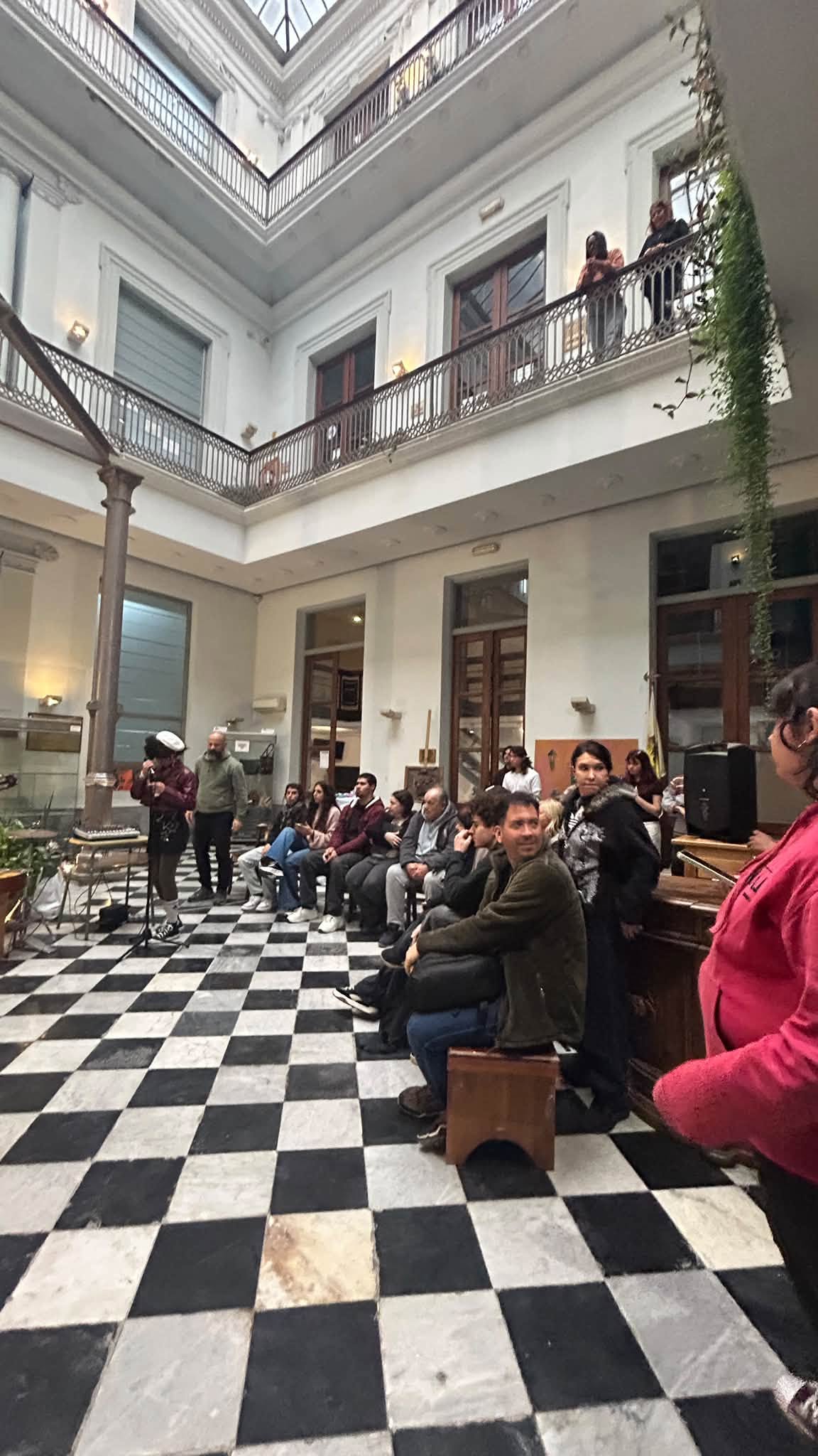 Café Literario - Escuela Figari