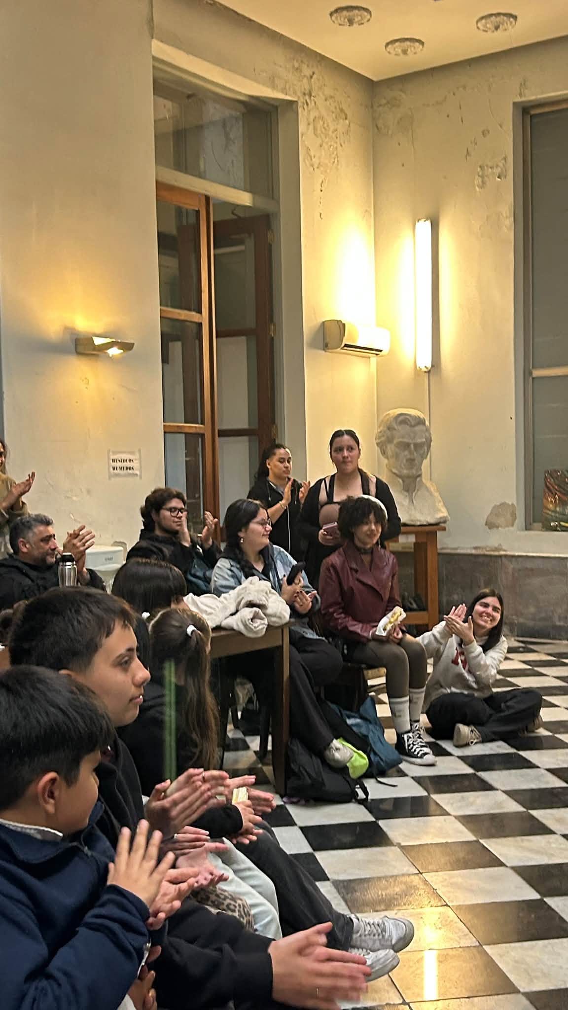 Café Literario - Escuela Figari