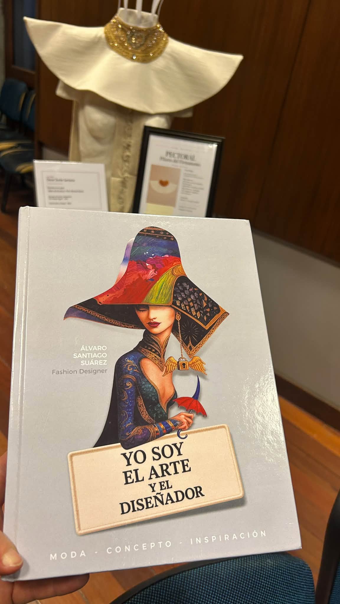 Presentación del libro Yo soy el arte y el Diseñador - foto 9