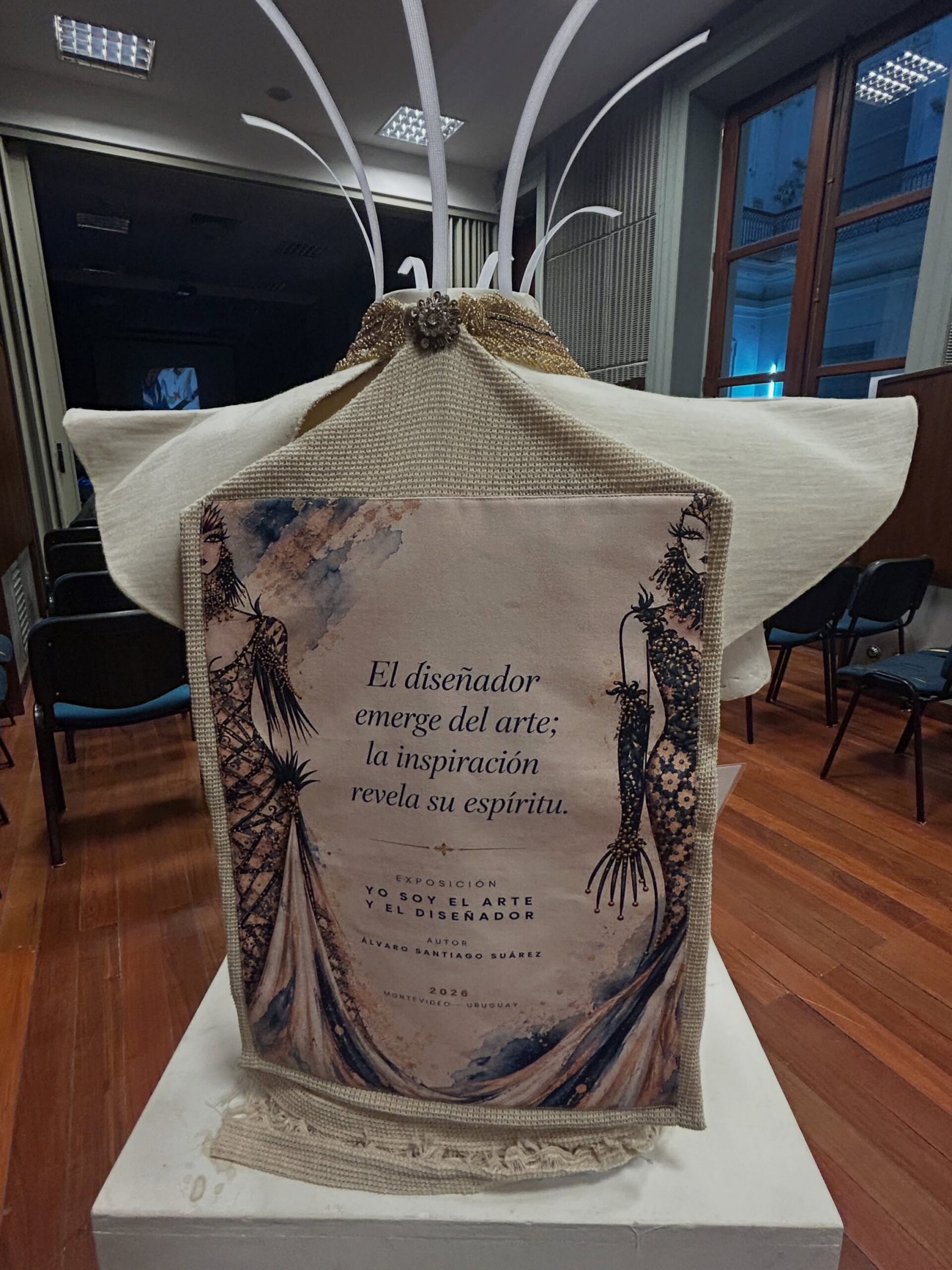 Presentación del libro Yo soy el arte y el Diseñador en la Escuela Figari - imagen 1