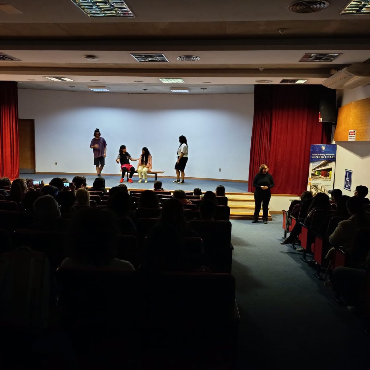 Presentaciones del Taller de Teatro FIGARI - imagen 2