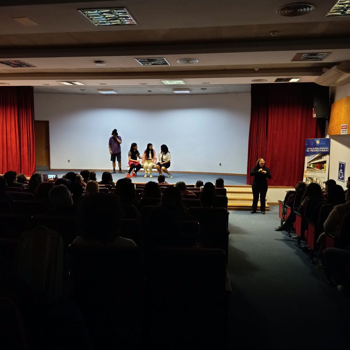 Presentaciones del Taller de Teatro FIGARI - imagen 3
