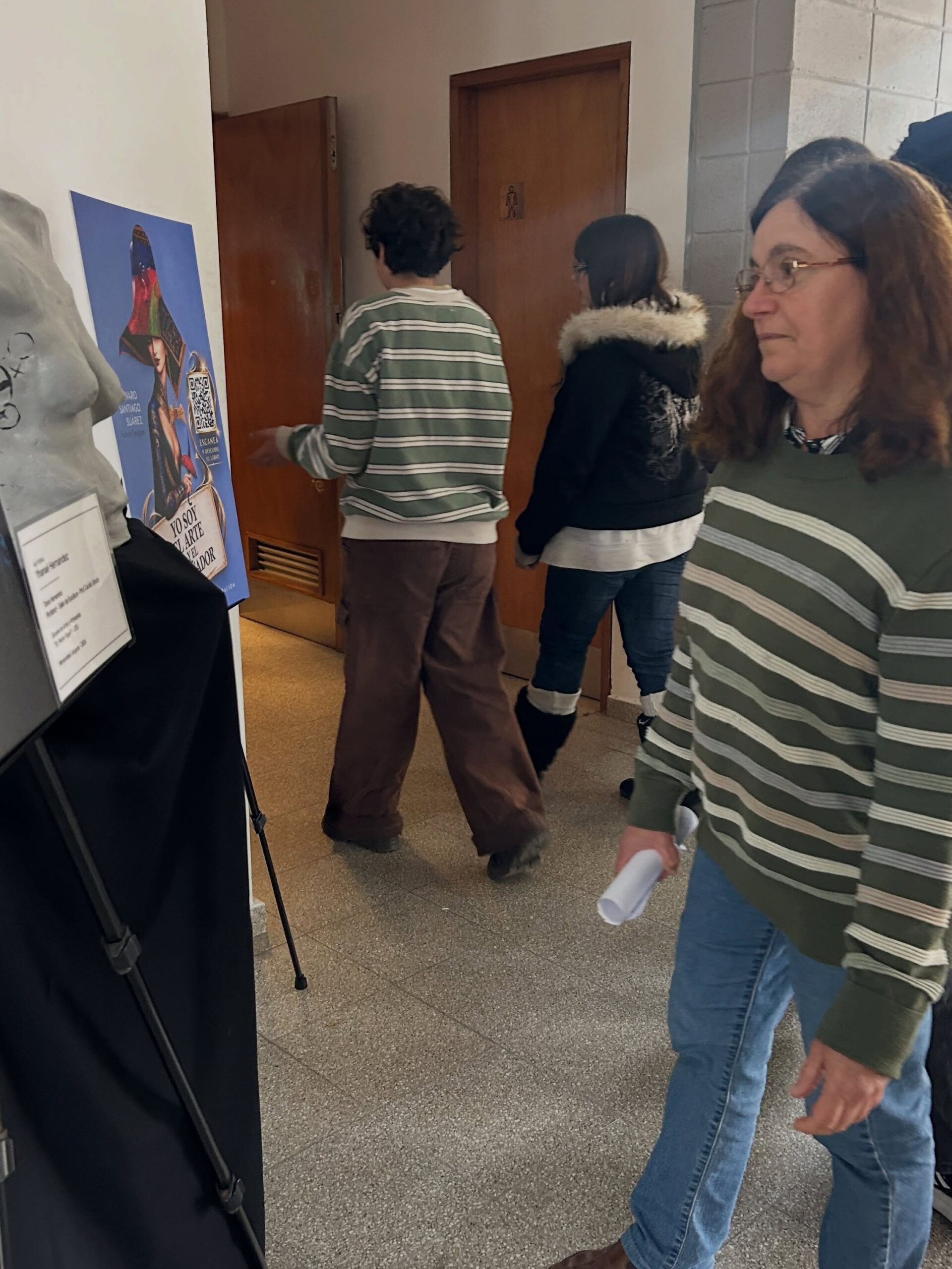 Presentación del libro Yo soy el arte y el Diseñador en Figari - imagen 35