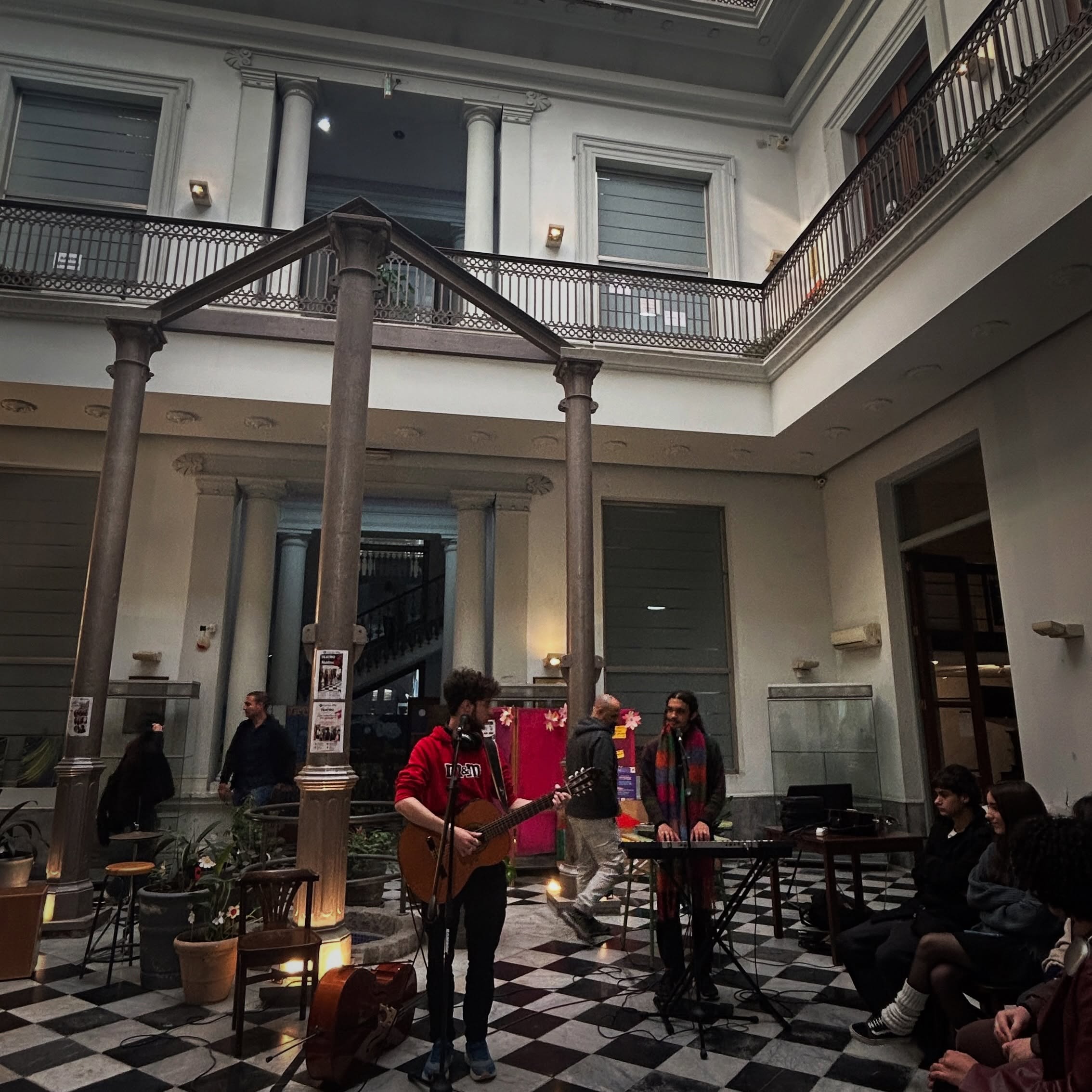 Café Literario en Figari - imagen 28