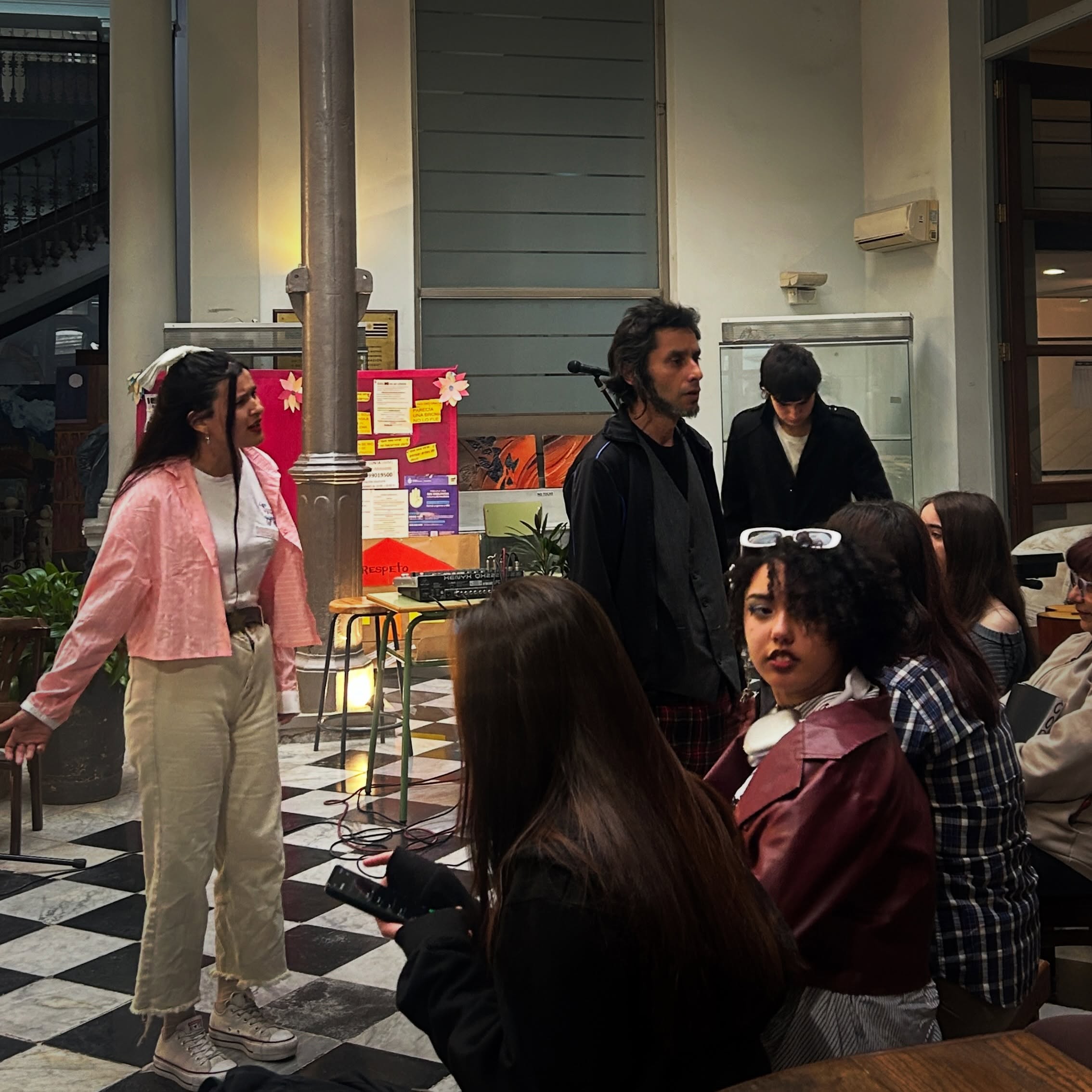 Café Literario en Figari - imagen 29